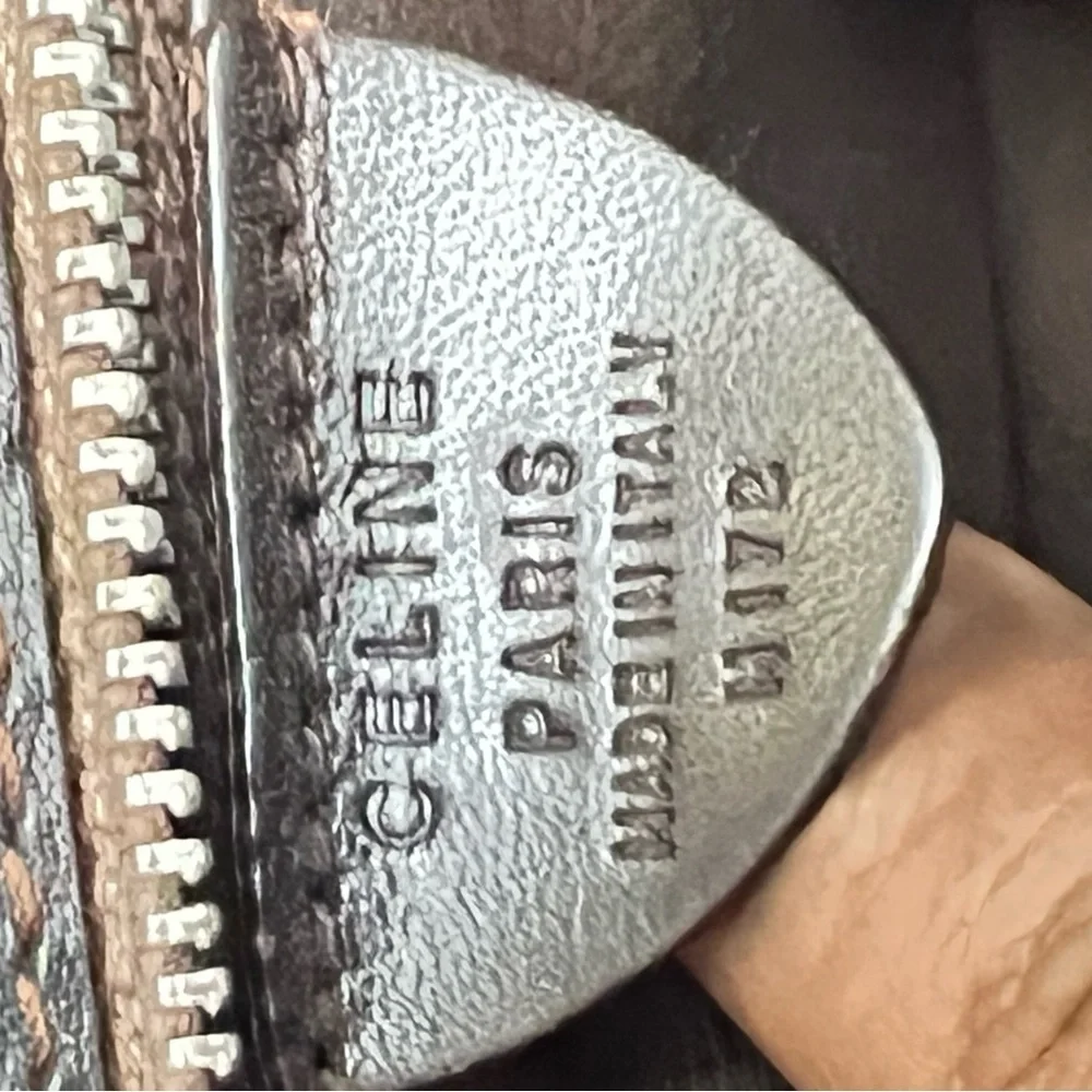 CELINE Signature Line Elegant Dark Brown Leather Shoulder Bag - Picture 6 of 13